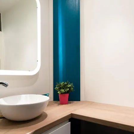 2 Steps From Paris, Nice Studio With Sleeping Area Montrouge