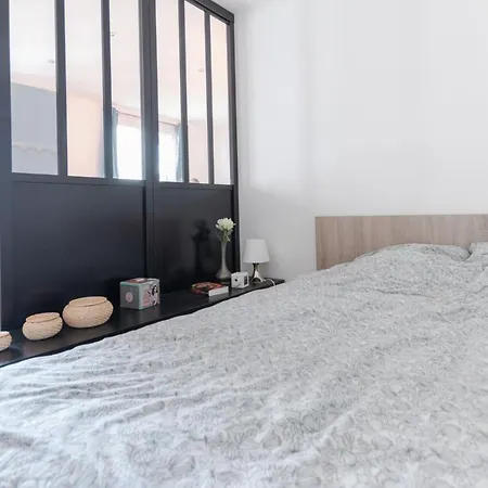 Lägenhet 2 Steps From Paris, Nice Studio With Sleeping Area