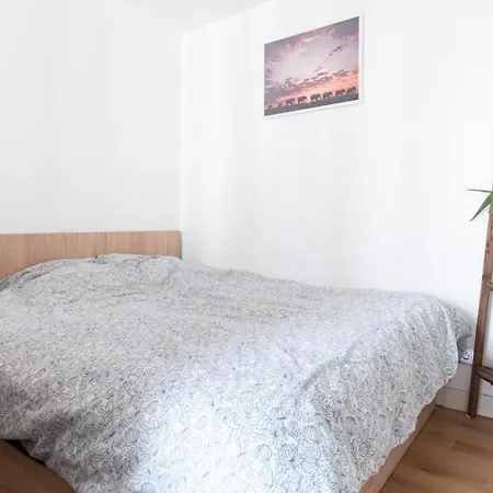 2 Steps From Paris, Nice Studio With Sleeping Area Montrouge